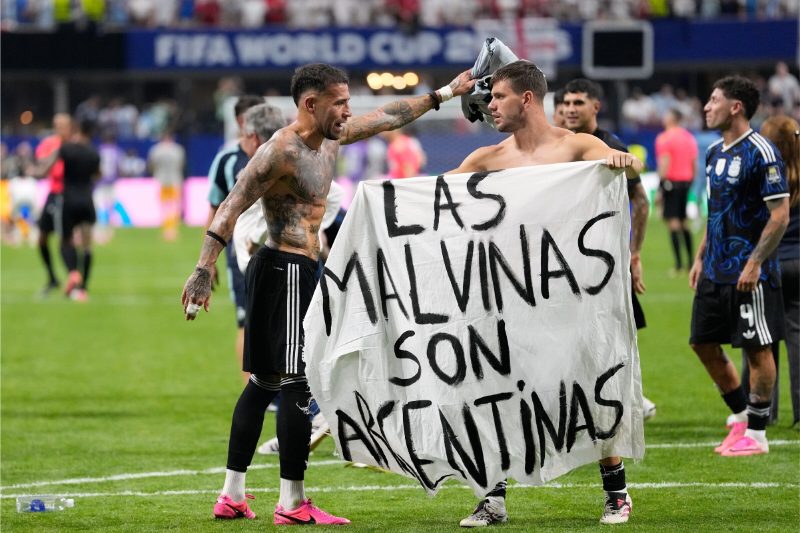 FIFA điều tra biểu ngữ của Argentina